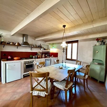 Iconic Italian Townhouse W Rooftop Terrace & Mountain View, Pigna Luaran gambar