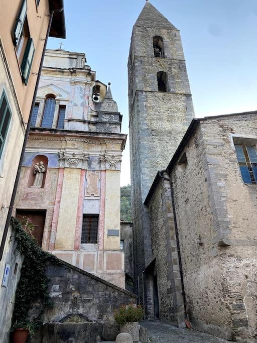 Iconic Italian Townhouse W Rooftop Terrace & Mountain View, Pigna Luaran gambar