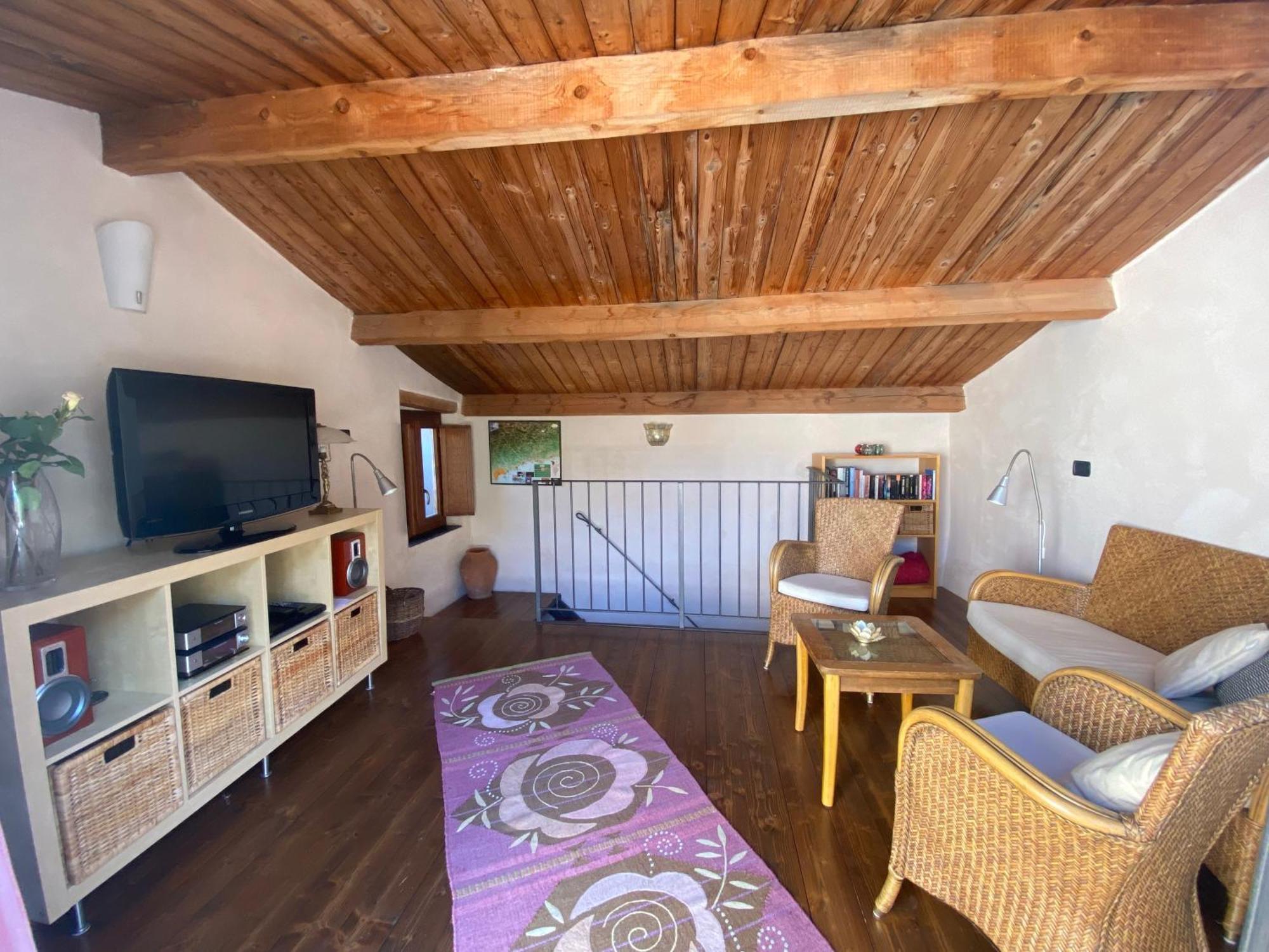 Iconic Italian Townhouse W Rooftop Terrace & Mountain View, Pigna Luaran gambar