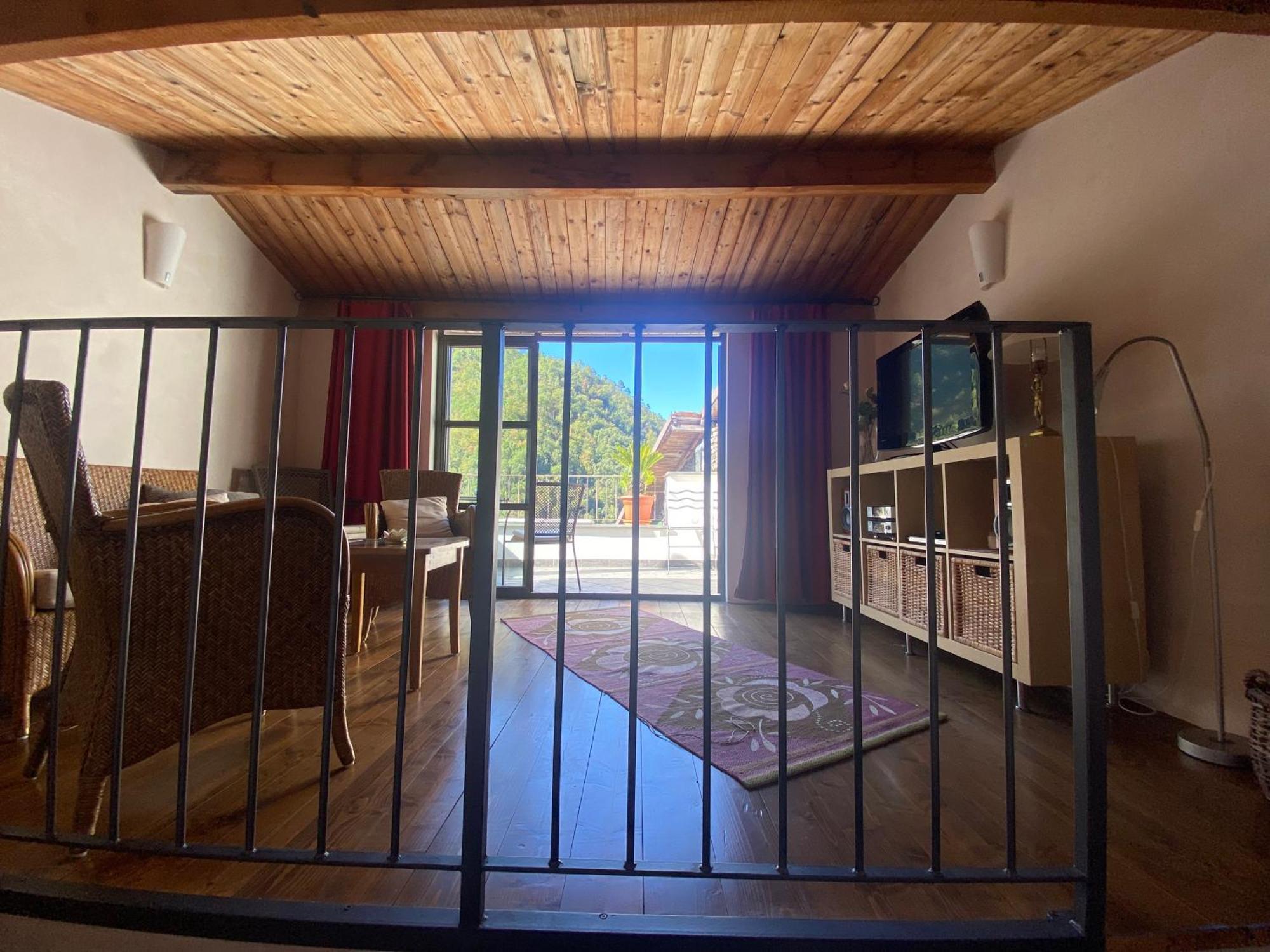 Iconic Italian Townhouse W Rooftop Terrace & Mountain View, Pigna Luaran gambar